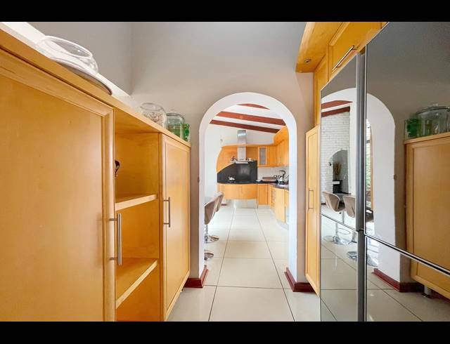 4 BEDROOM HOUSE FOR SALE IN RANDJESFONTEIN AH